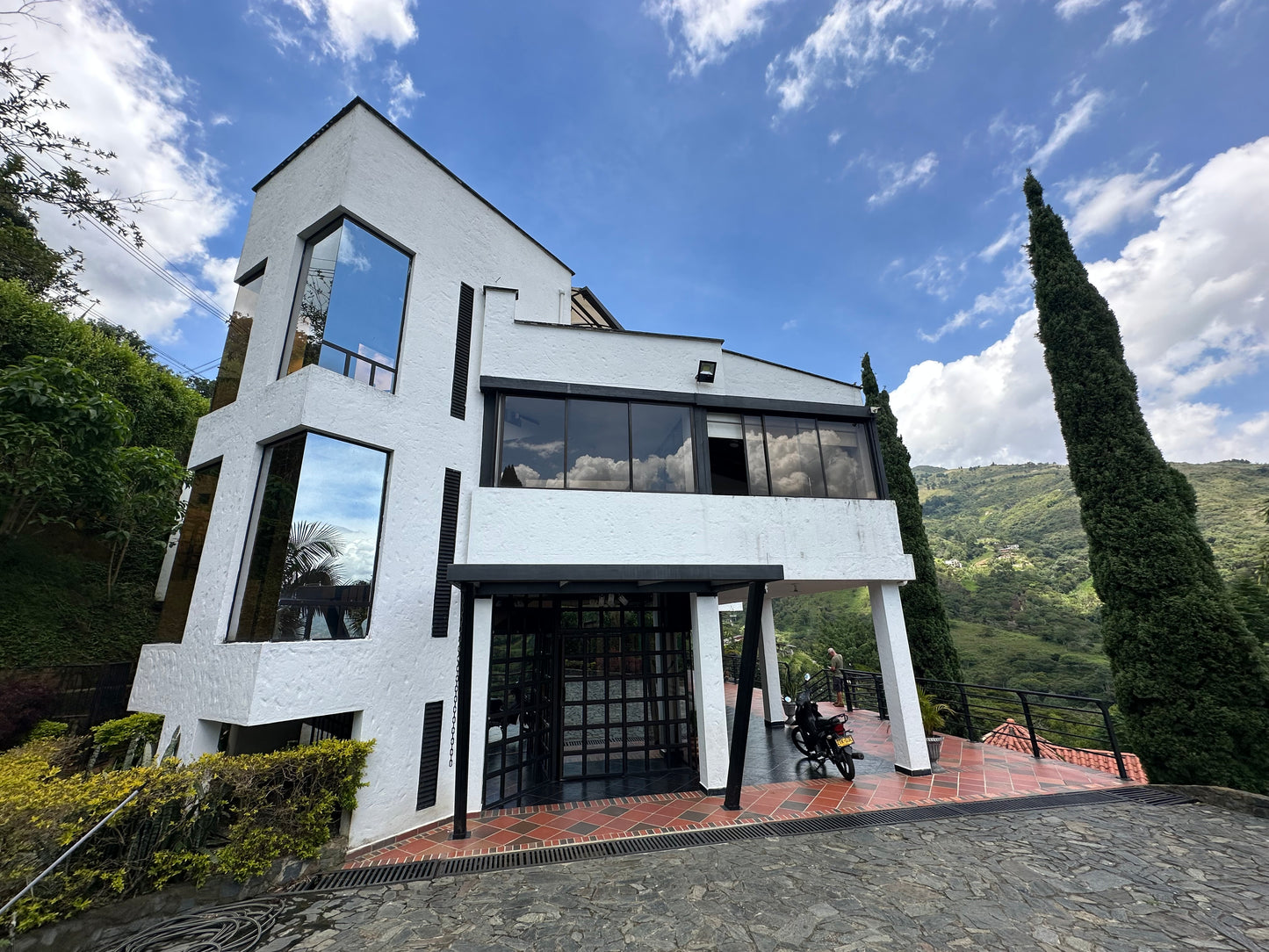 ARRIENDO CASA QUINTA DE 2700 M2