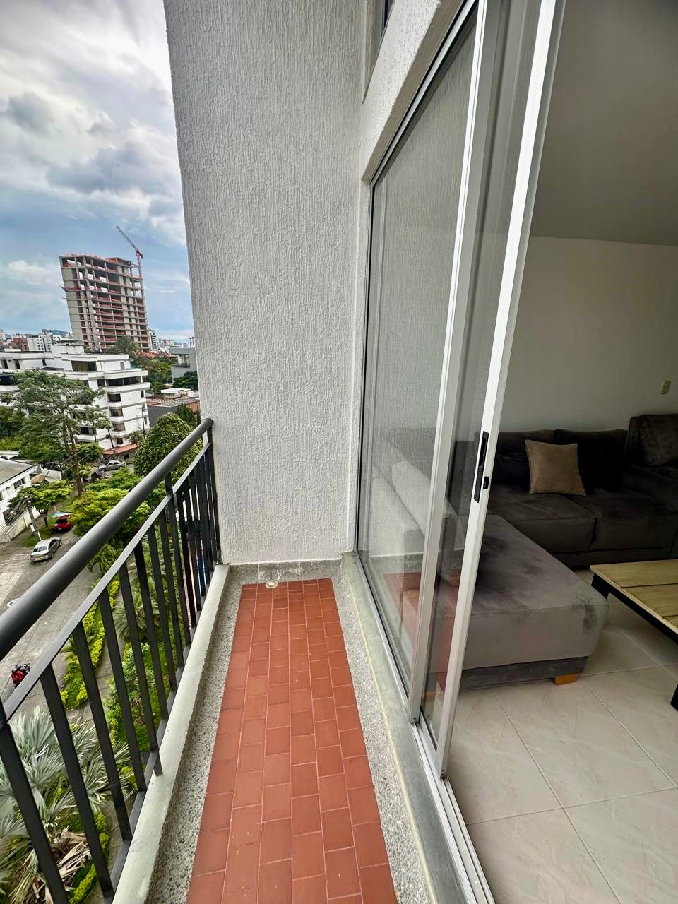 VENDO APTO CON PARQUEADERO CUBIERTO | PEREIRA