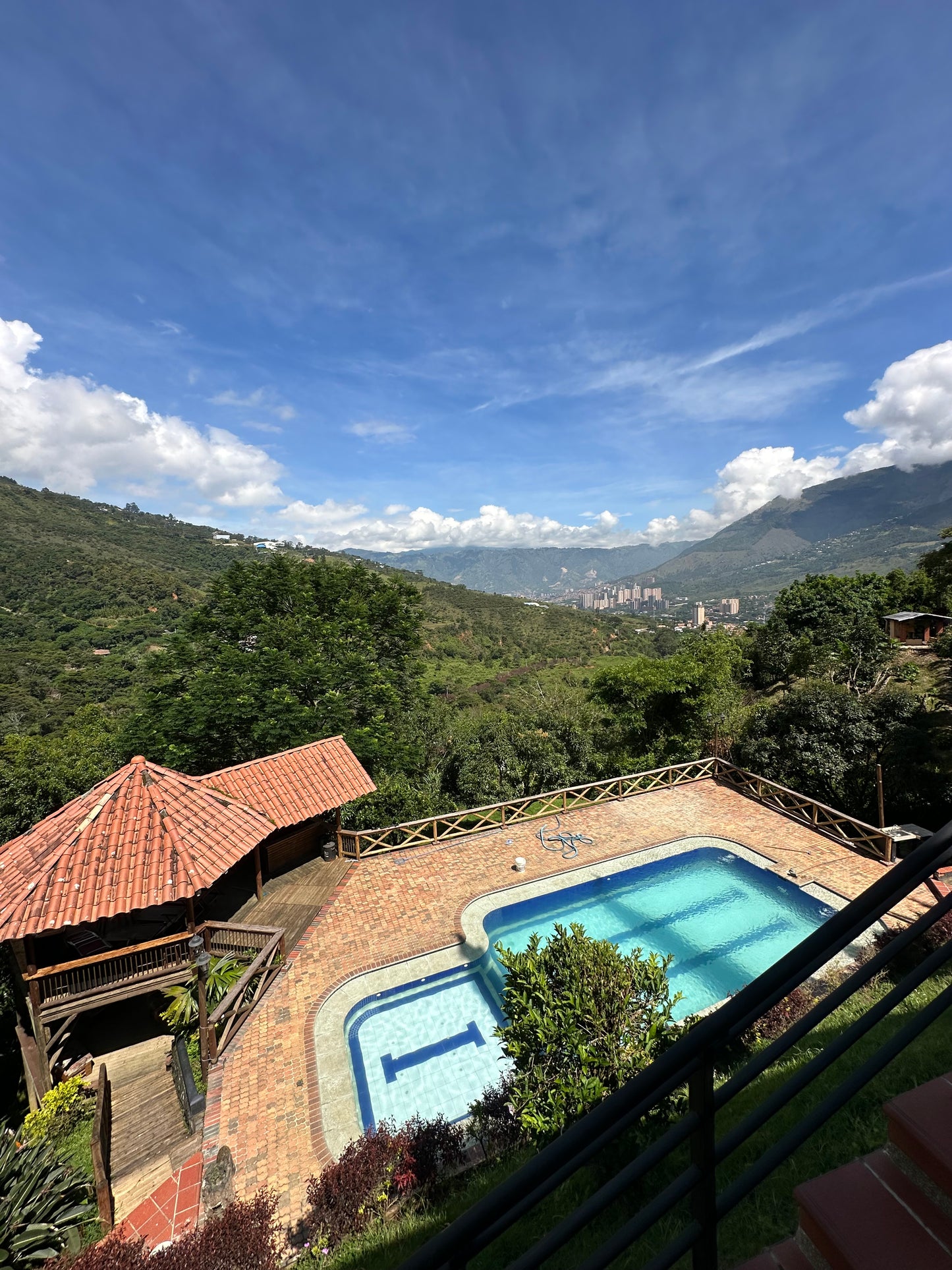 ARRIENDO CASA QUINTA DE 2700 M2