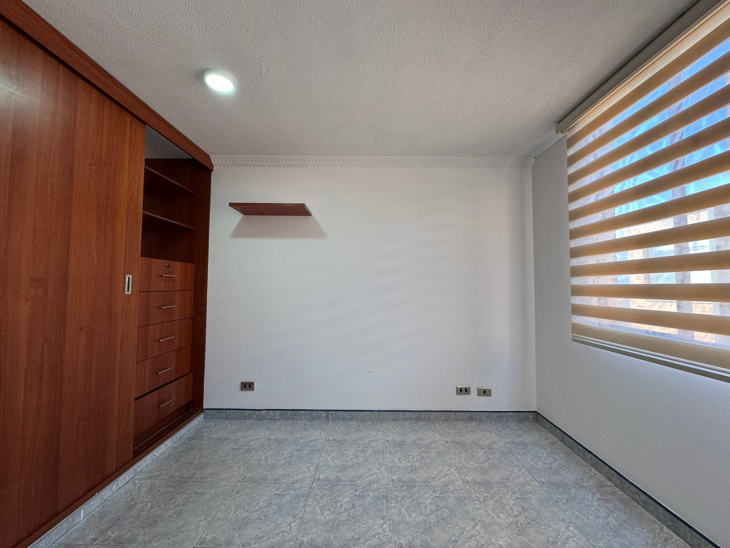 ARRIENDO APTO CON PARQUEADERO | Calvo Sur 📍 53M2