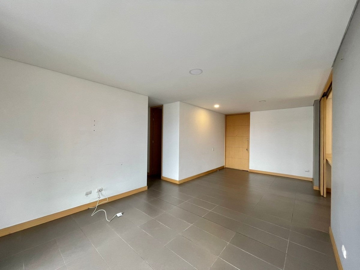 ARRIENDO APTO CON HERMOSOS TERMINADOS | POBLADO ALTO MEDELLIN