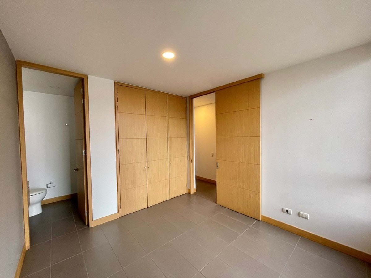 ARRIENDO APTO CON HERMOSOS TERMINADOS | POBLADO ALTO MEDELLIN