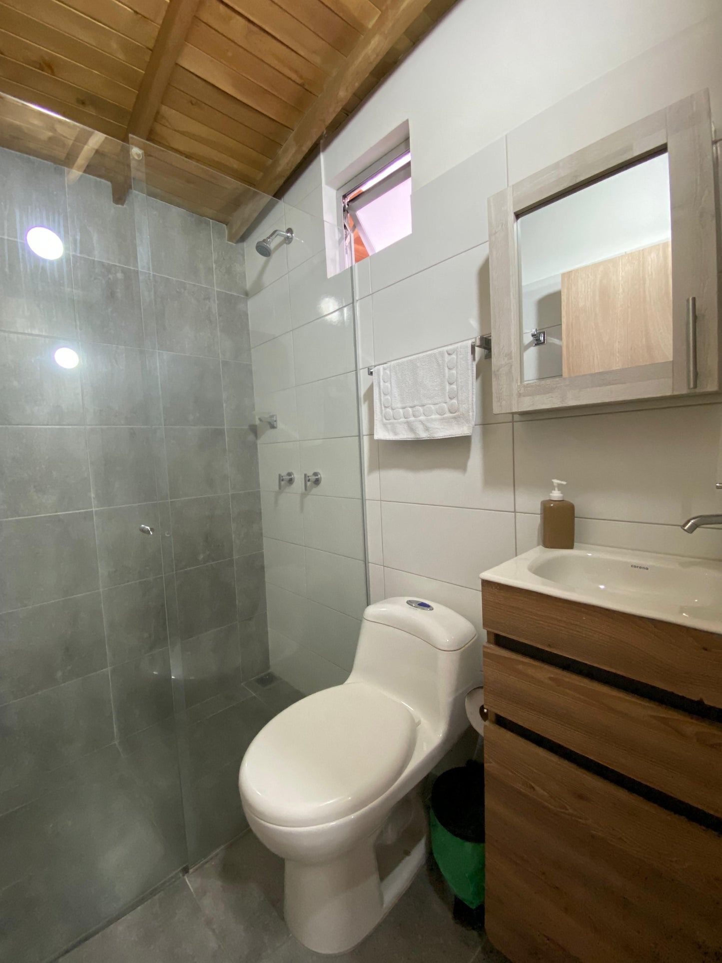 ARRIENDO APARTAESTUDIO AMOBLADO | LAURELES ESTADIO MEDELLÍN