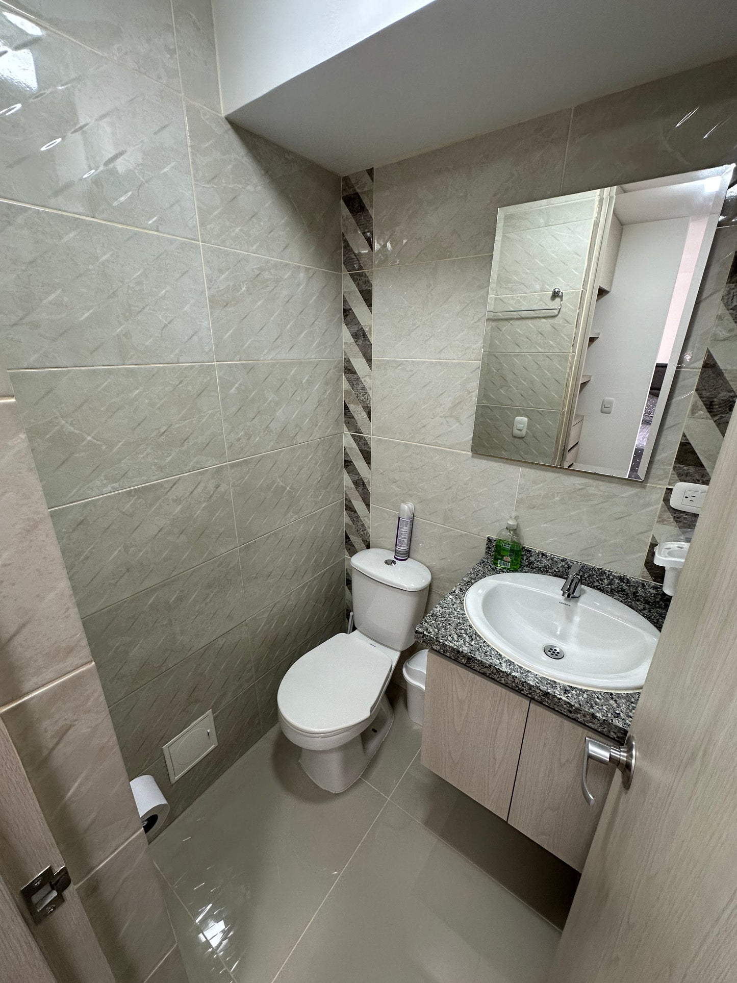 VENDO APTO CON PARQUEADERO Y PISCINA | PEREIRA