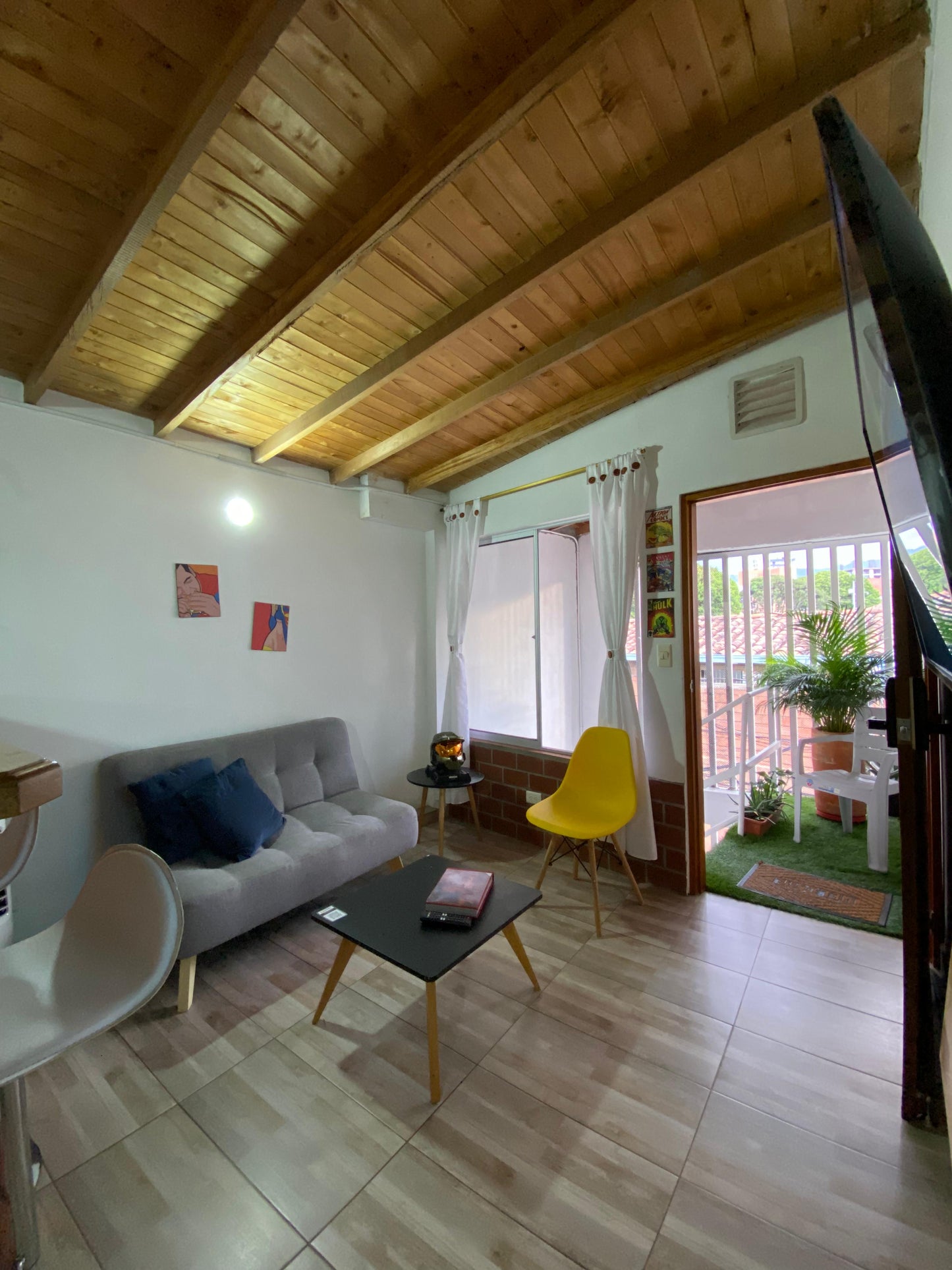 ARRIENDO APARTAESTUDIO AMOBLADO | LAURELES ESTADIO MEDELLÍN