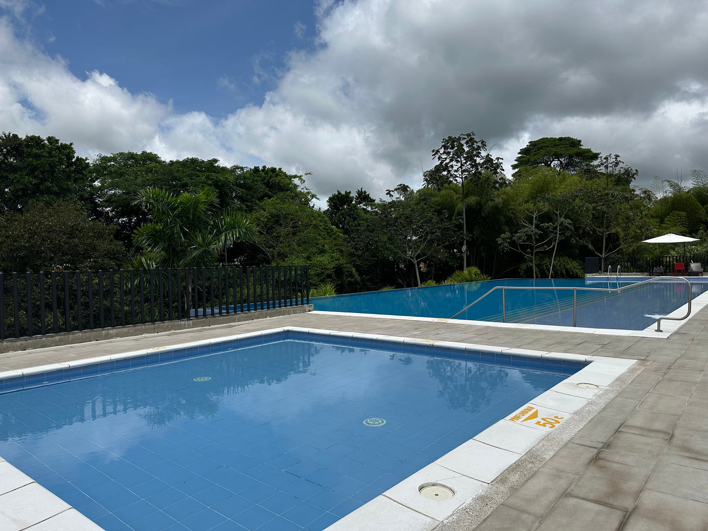 VENDO APTO CON PARQUEADERO Y PISCINA | PEREIRA