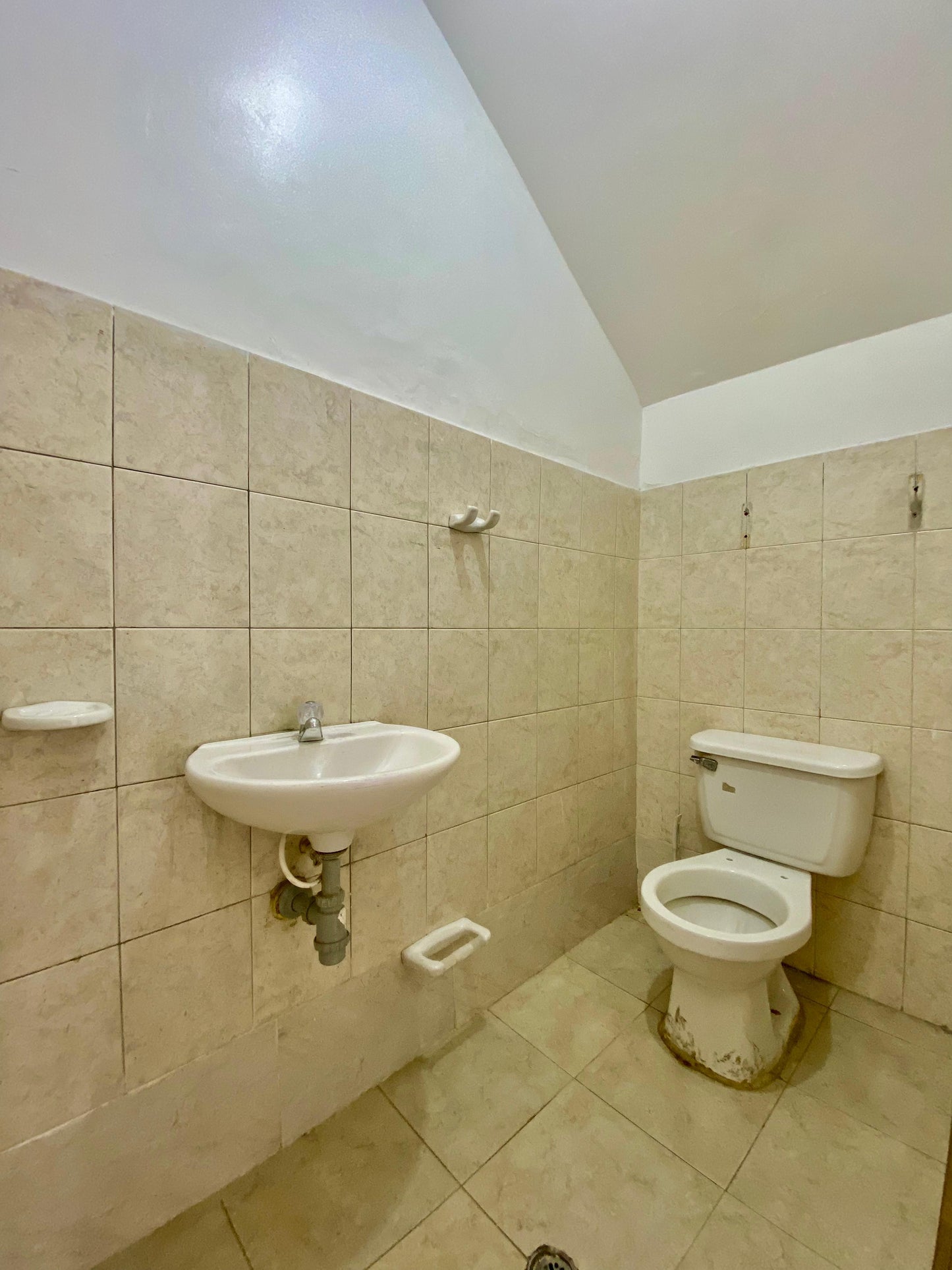 ARRIENDO LOCAL| RIO NEGRO, BOGOTÁ