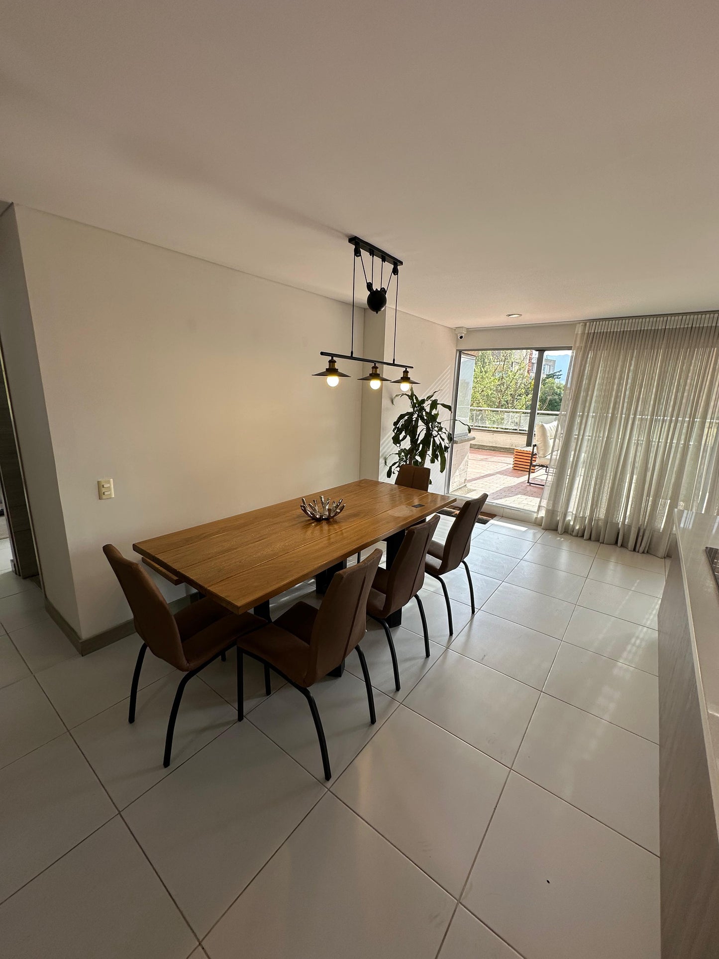 VENDO APTO CON DOBLE PARQUEADERO Y DOBLE TERRAZA | POBLADO MEDELLIN