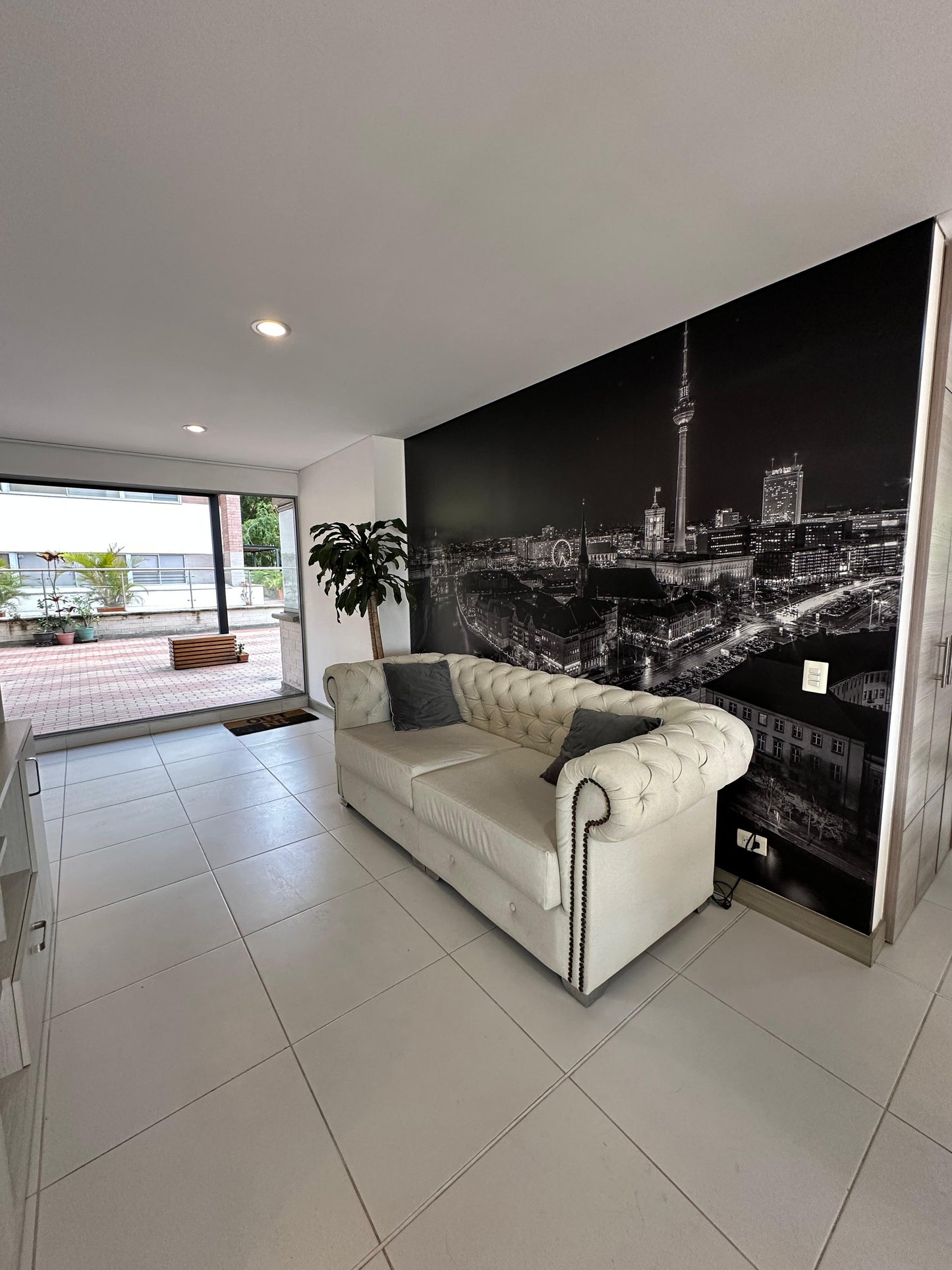 VENDO APTO CON DOBLE PARQUEADERO Y DOBLE TERRAZA | POBLADO MEDELLIN