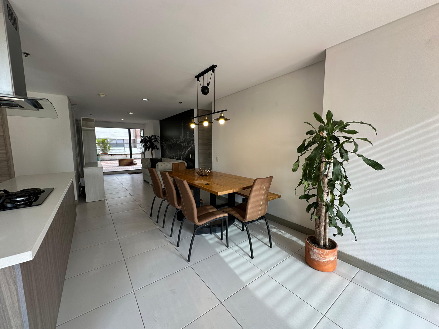 VENDO APTO CON DOBLE PARQUEADERO Y DOBLE TERRAZA | POBLADO MEDELLIN