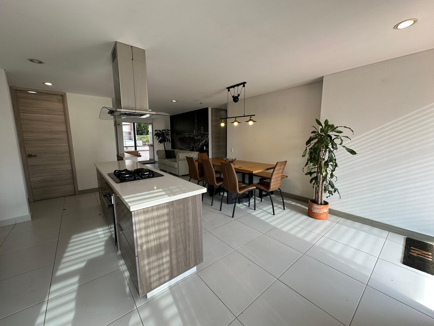 VENDO APTO CON DOBLE PARQUEADERO Y DOBLE TERRAZA | POBLADO MEDELLIN