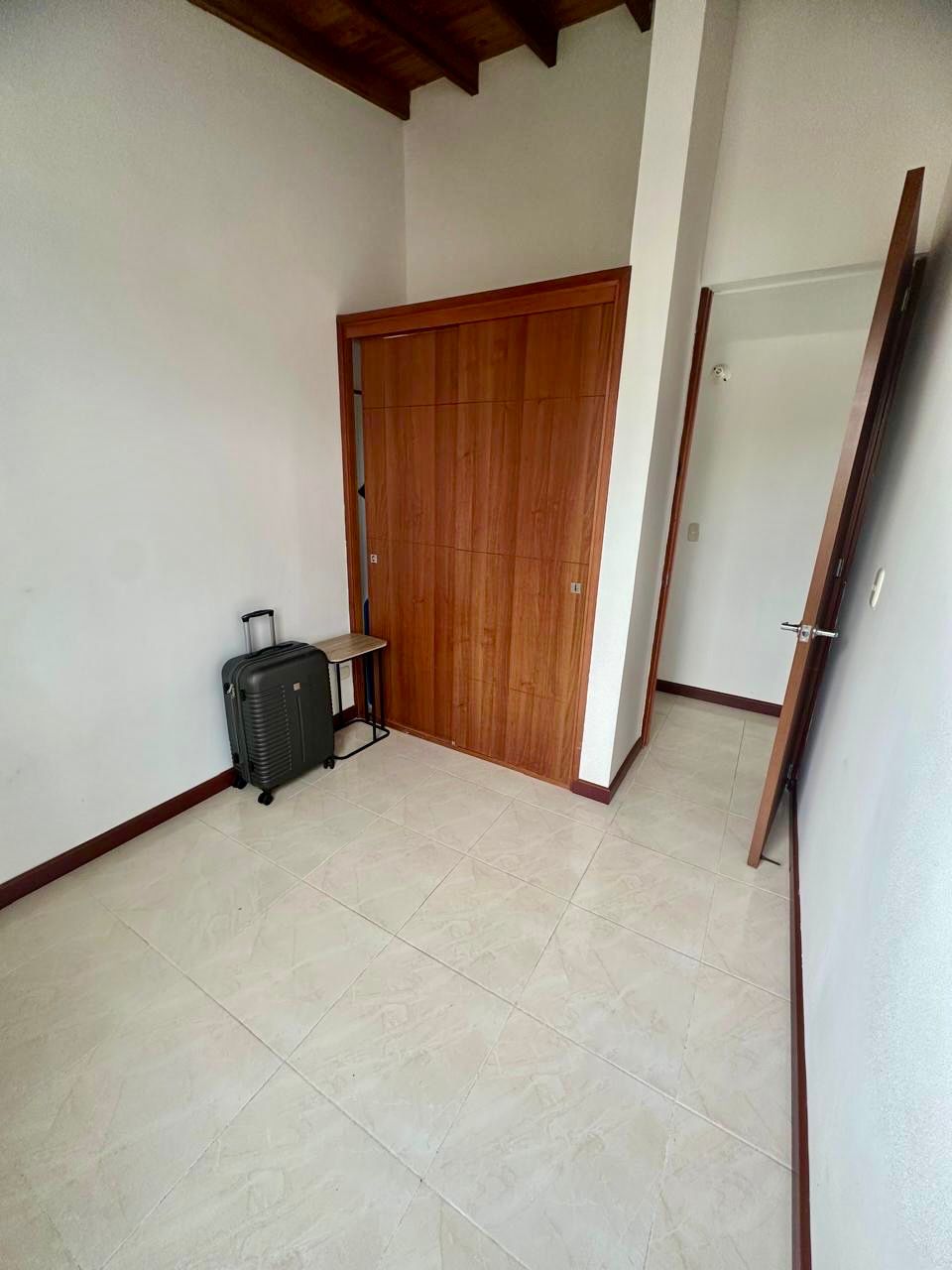 ARRIENDO APARTAMENTO AMPLIO | PEREIRA