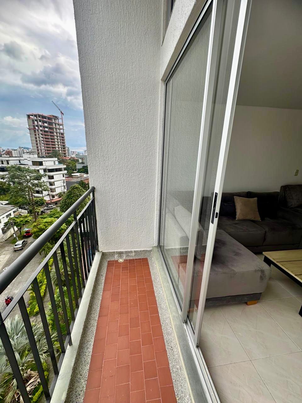 ARRIENDO APARTAMENTO AMPLIO | PEREIRA