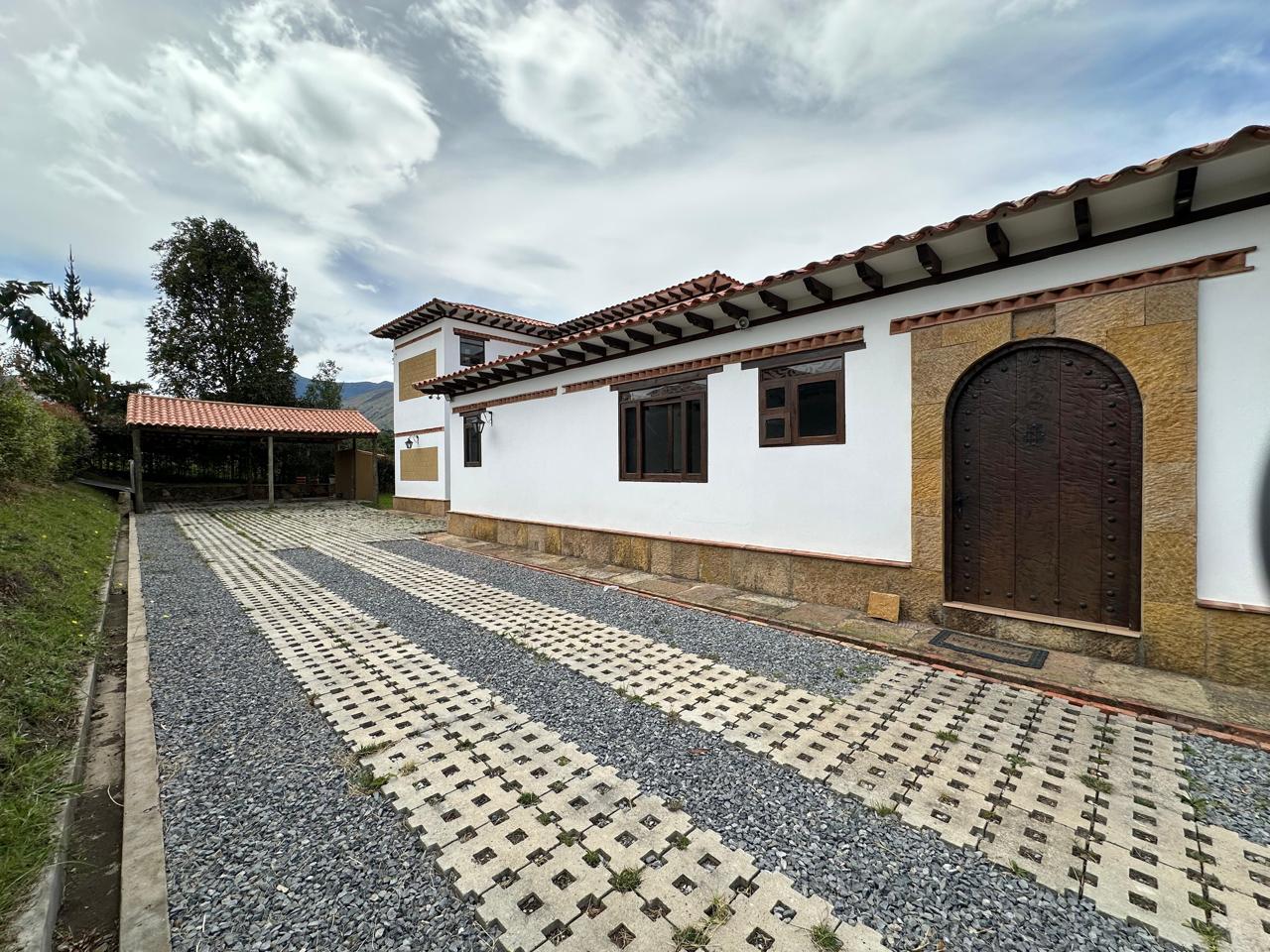 VENDO HERMOSA CASA DE 1600M2 | VILLA DE LEYVA