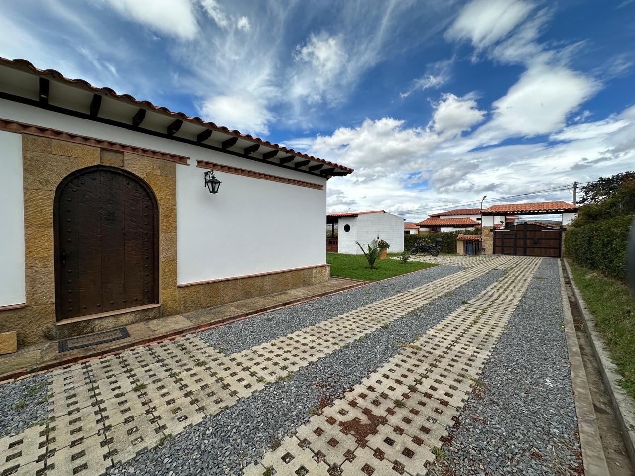 VENDO HERMOSA CASA DE 1600M2 | VILLA DE LEYVA