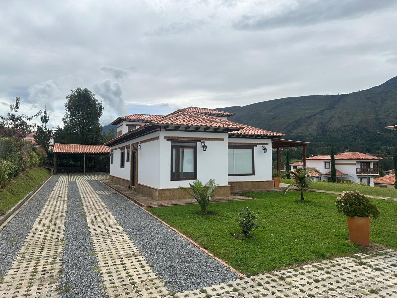 VENDO HERMOSA CASA DE 1600M2 | VILLA DE LEYVA
