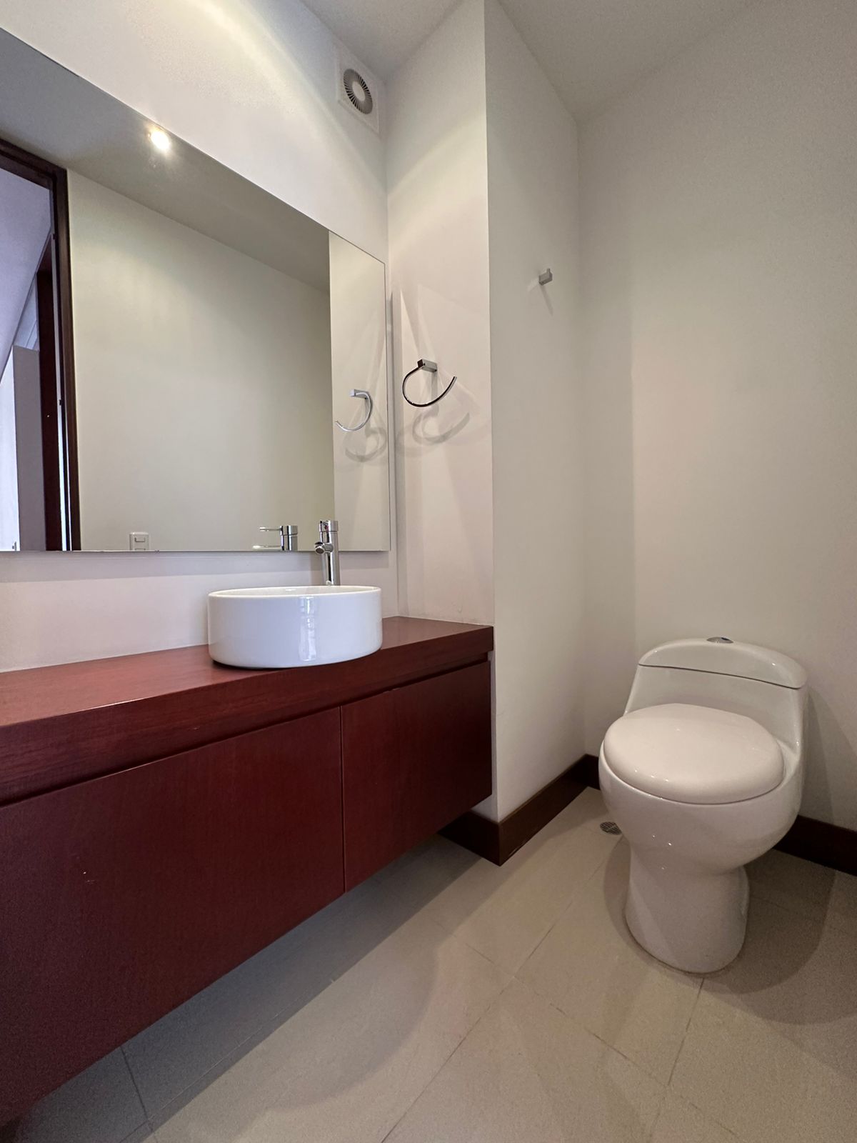 ARRIENDO APARTAESTUDIO CON PARQUEADERO | CHICO NORTE, BOGOTA