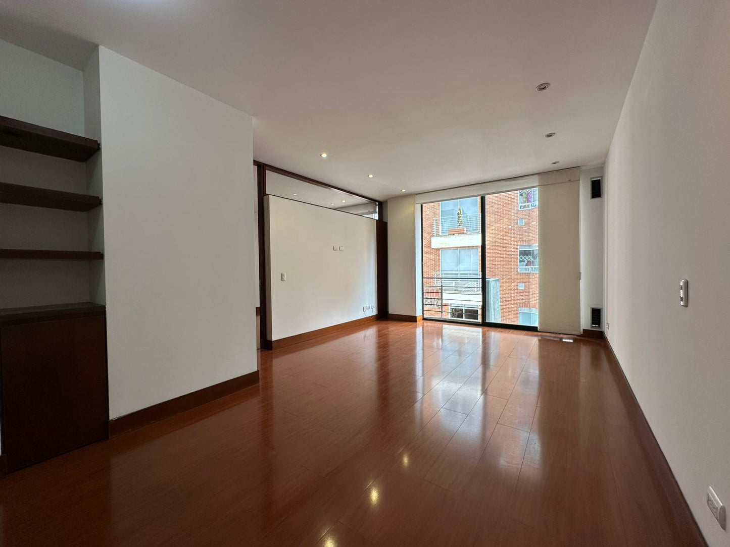 ARRIENDO APARTAESTUDIO CON PARQUEADERO | CHICO NORTE, BOGOTA