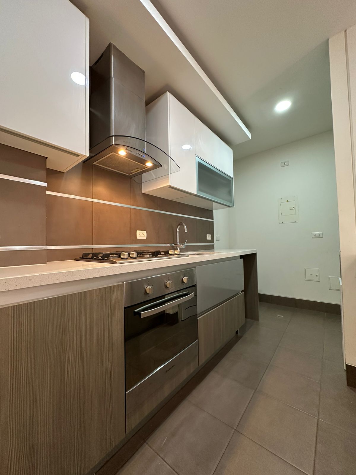 ARRIENDO APARTAESTUDIO CON PARQUEADERO | CHICO NORTE, BOGOTA