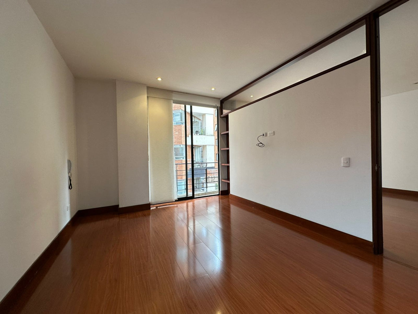 ARRIENDO APARTAESTUDIO CON PARQUEADERO | CHICO NORTE, BOGOTA