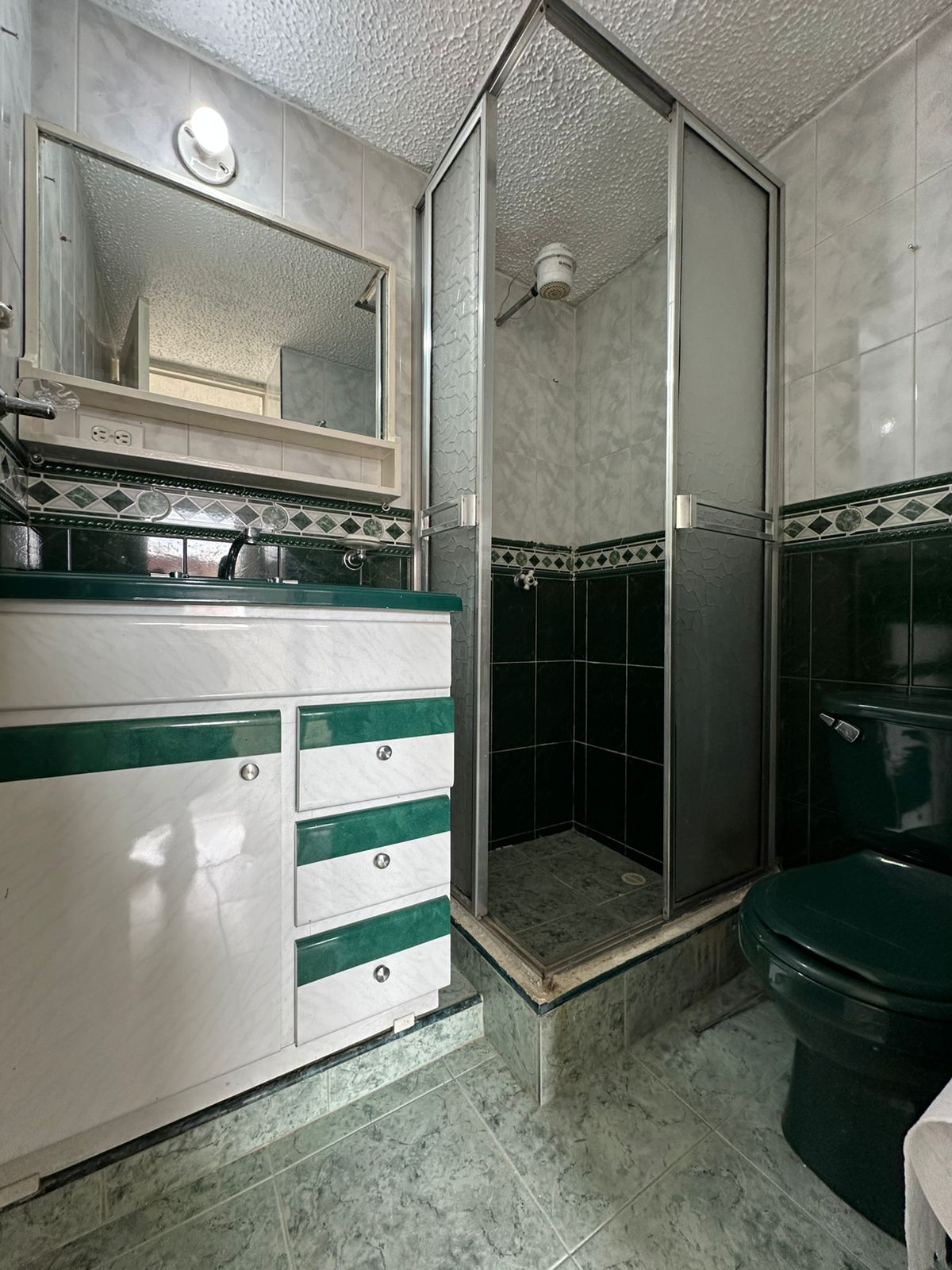 VENDO APTO AMPLIO CON EXCELENTE UBICACION | SANTA CECILIA BOGOTÁ
