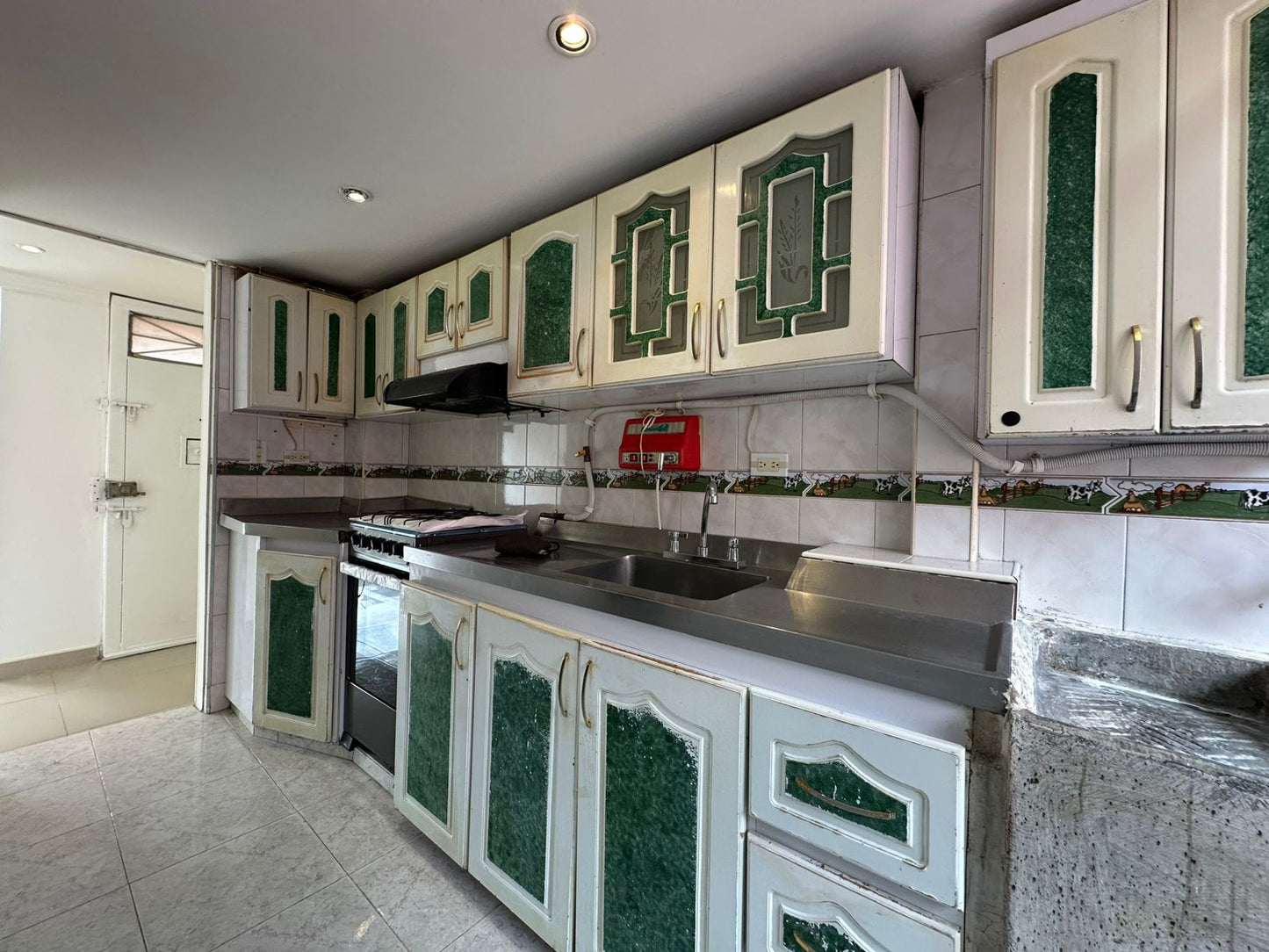 VENDO APTO AMPLIO CON EXCELENTE UBICACION | SANTA CECILIA BOGOTÁ