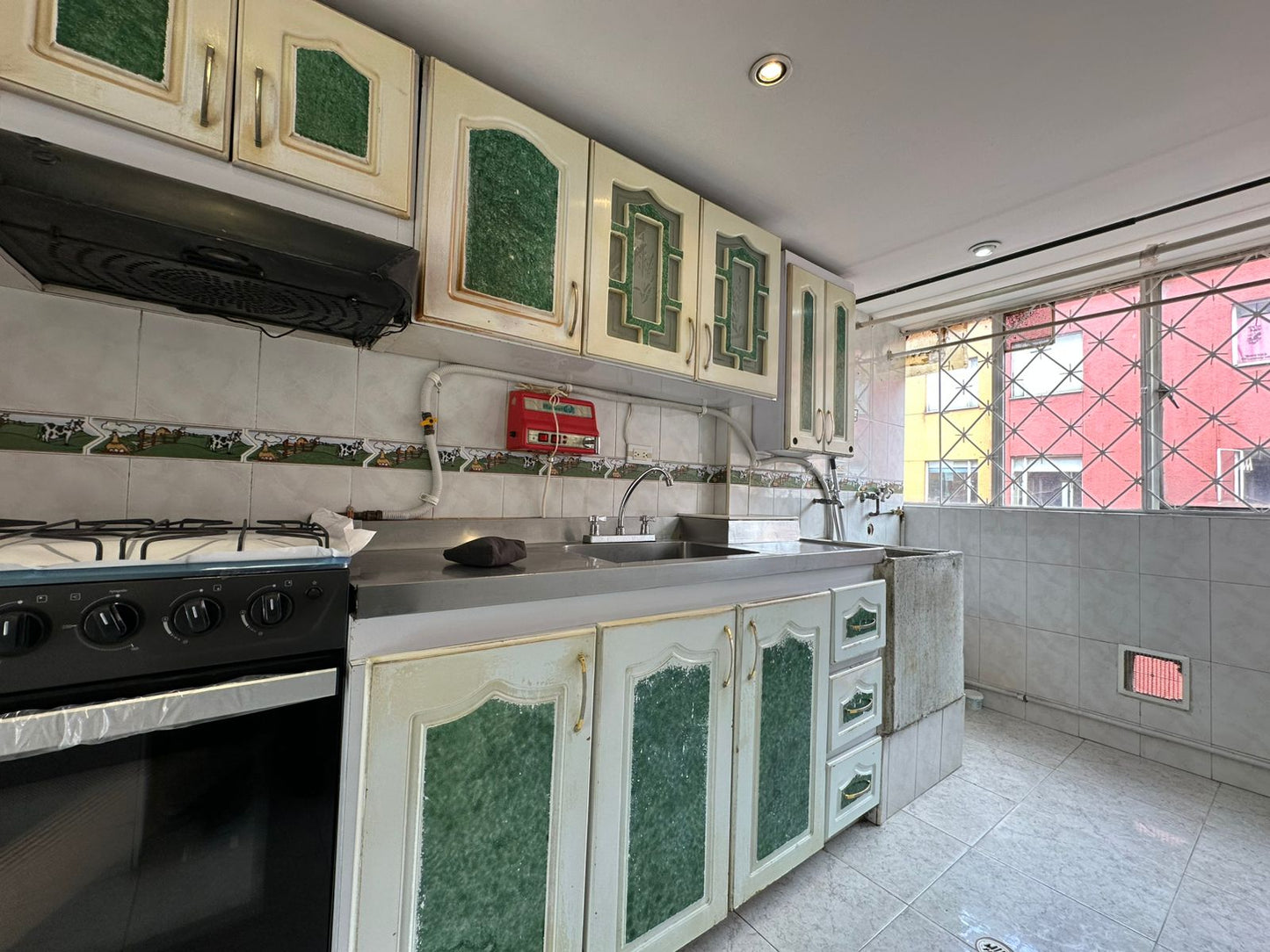 VENDO APTO AMPLIO CON EXCELENTE UBICACION | SANTA CECILIA BOGOTÁ