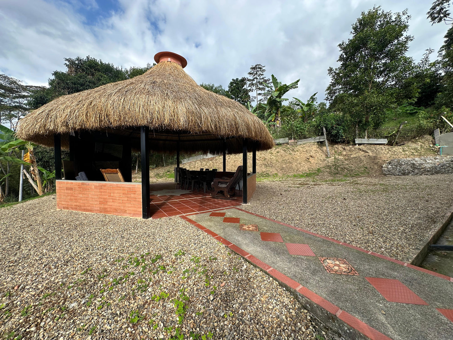 VENDO CASA LOTE DE 1056 M2 | SAN ANTONIO DEL TEQUENDAMA
