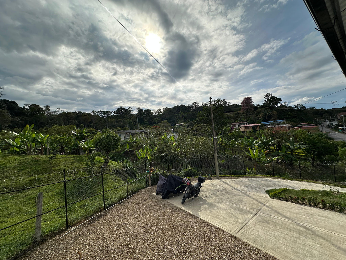 VENDO CASA LOTE DE 1056 M2 | SAN ANTONIO DEL TEQUENDAMA