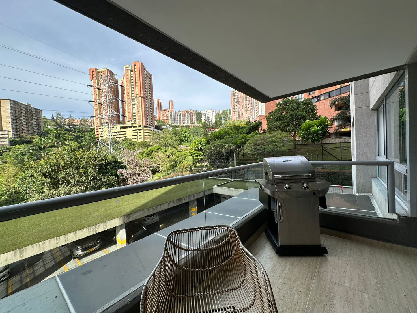 ARRIENDO APARTAMENTO AMOBLADO | EL POBLADO, ANTIOQUIA