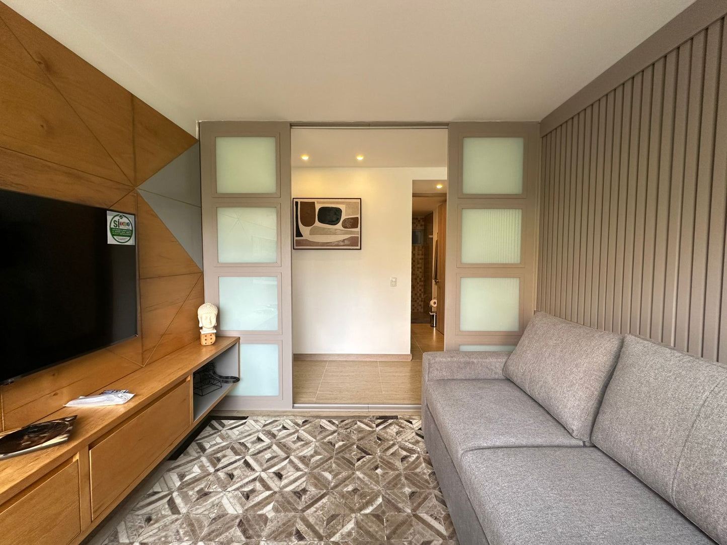 ARRIENDO APARTAMENTO AMOBLADO | EL POBLADO, ANTIOQUIA
