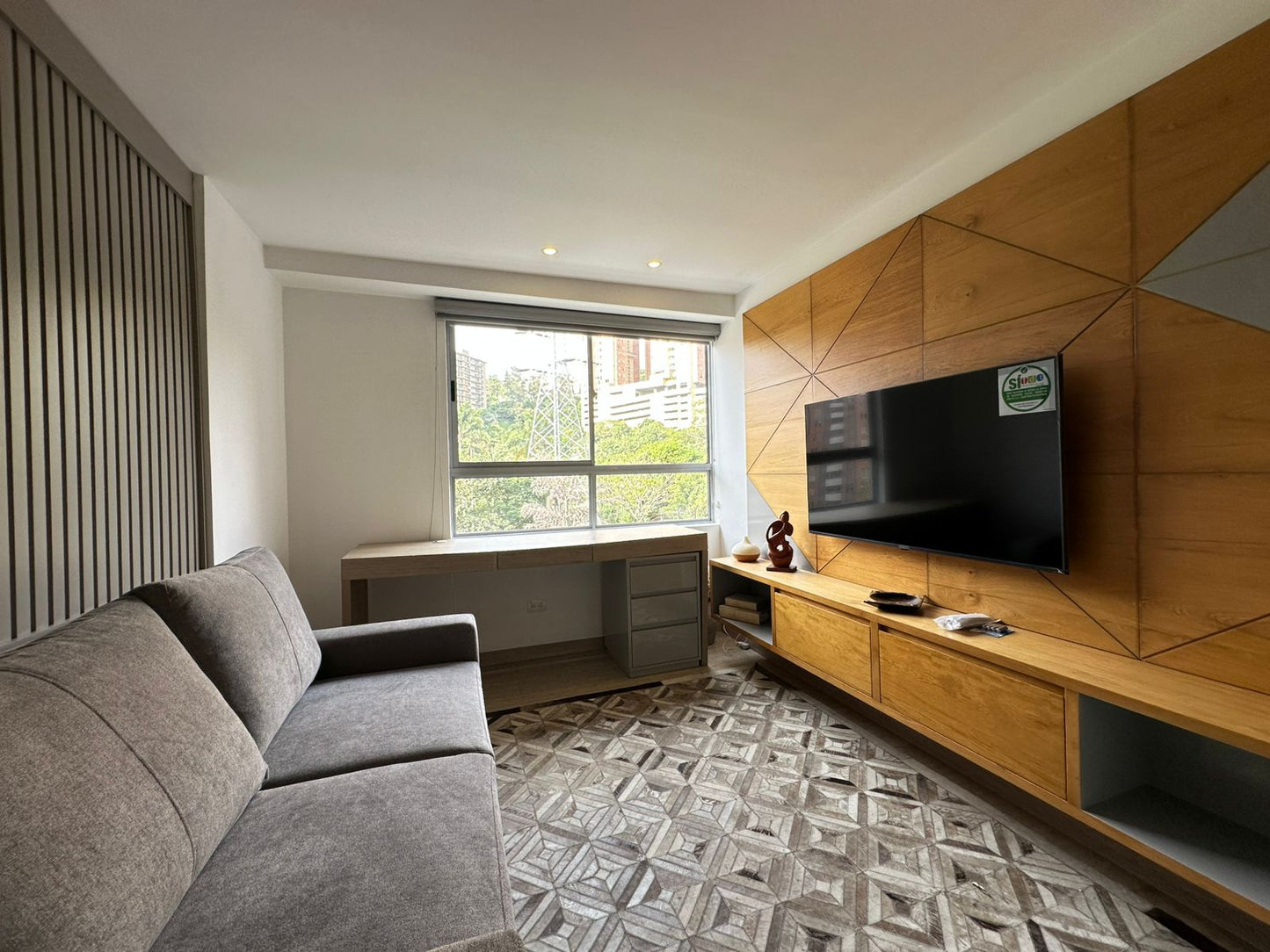 ARRIENDO APARTAMENTO AMOBLADO | EL POBLADO, ANTIOQUIA