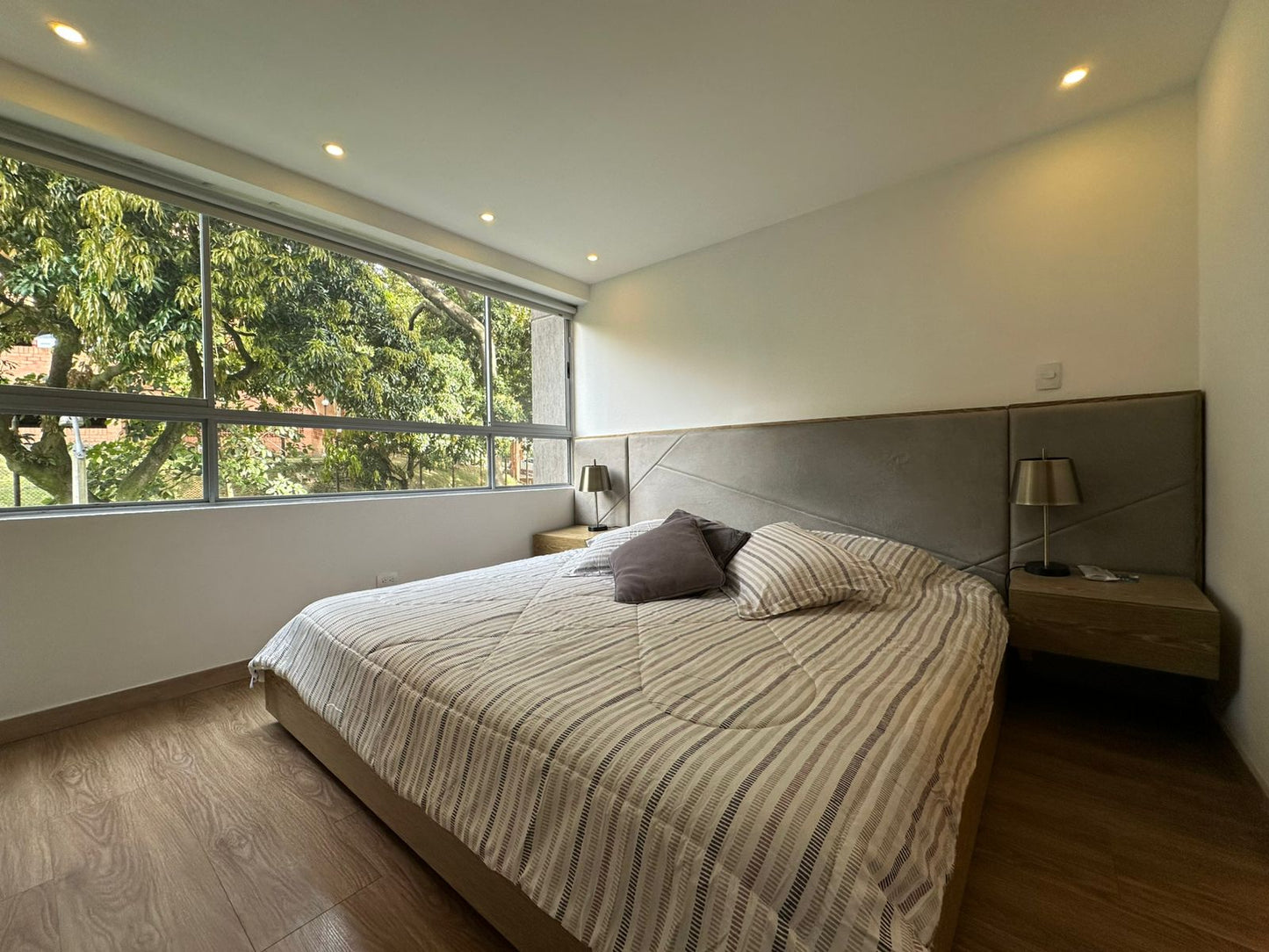 ARRIENDO APARTAMENTO AMOBLADO | EL POBLADO, ANTIOQUIA