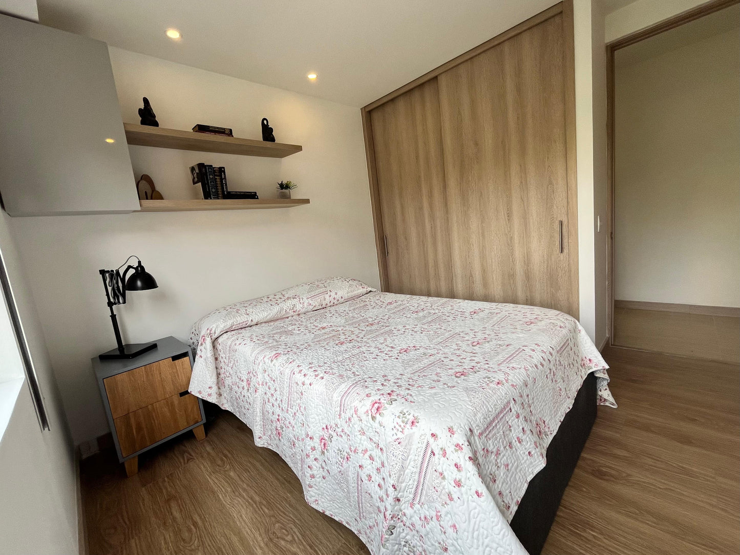 ARRIENDO APARTAMENTO AMOBLADO | EL POBLADO, ANTIOQUIA