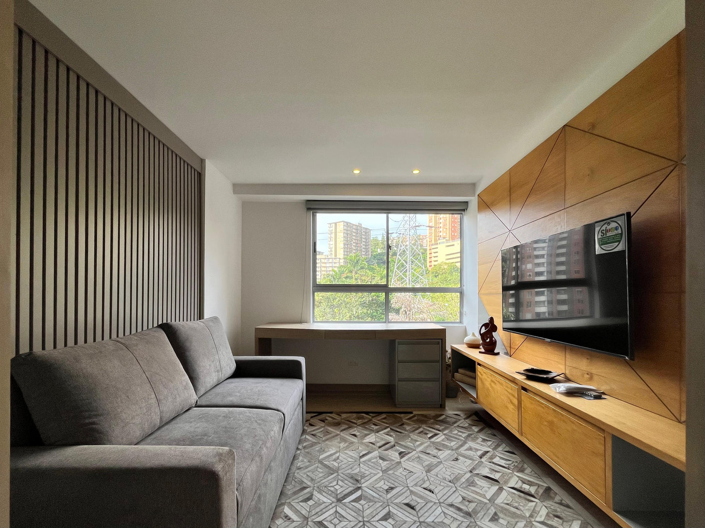 ARRIENDO APARTAMENTO AMOBLADO | EL POBLADO, ANTIOQUIA