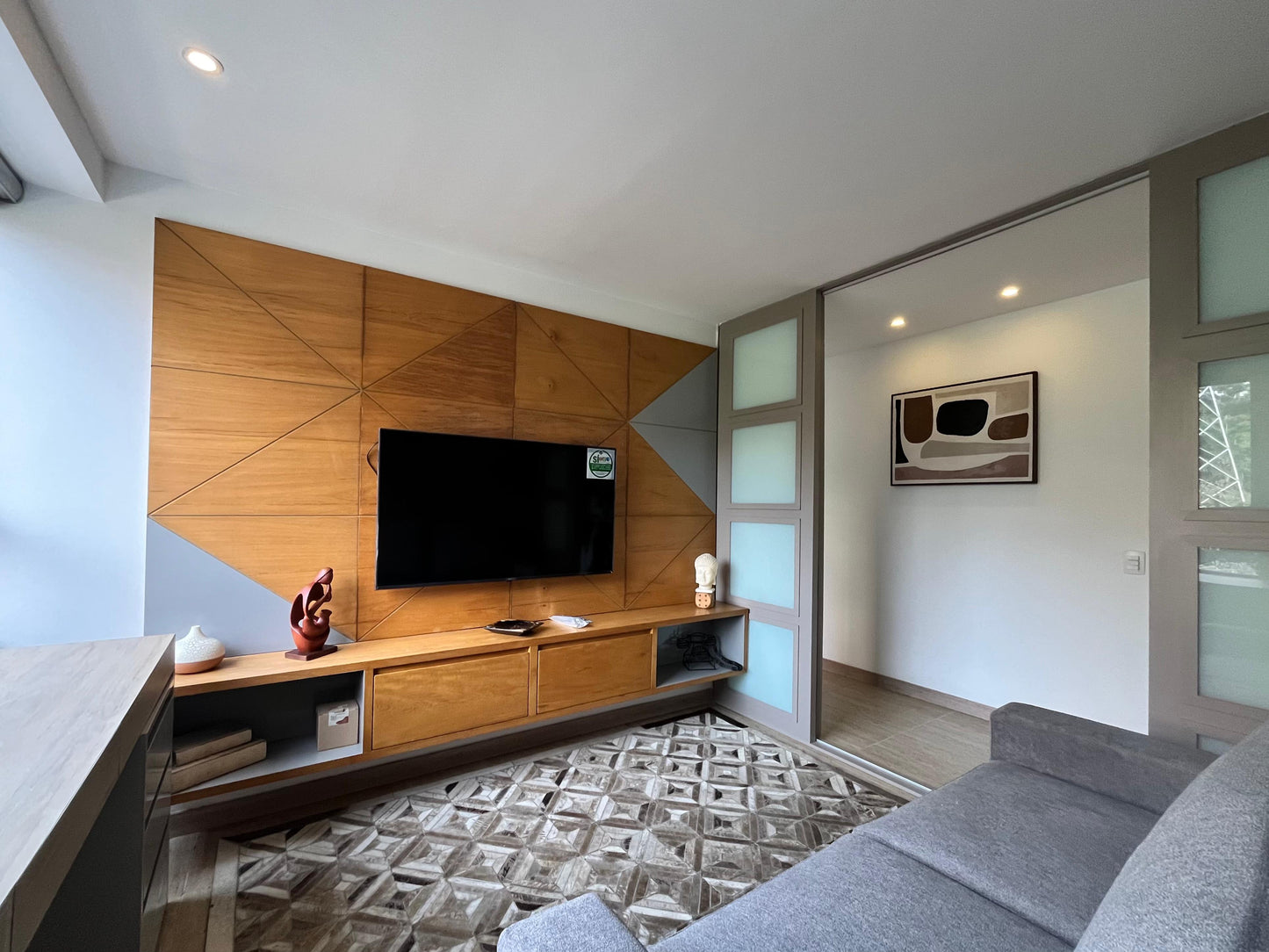 ARRIENDO APARTAMENTO AMOBLADO | EL POBLADO, ANTIOQUIA
