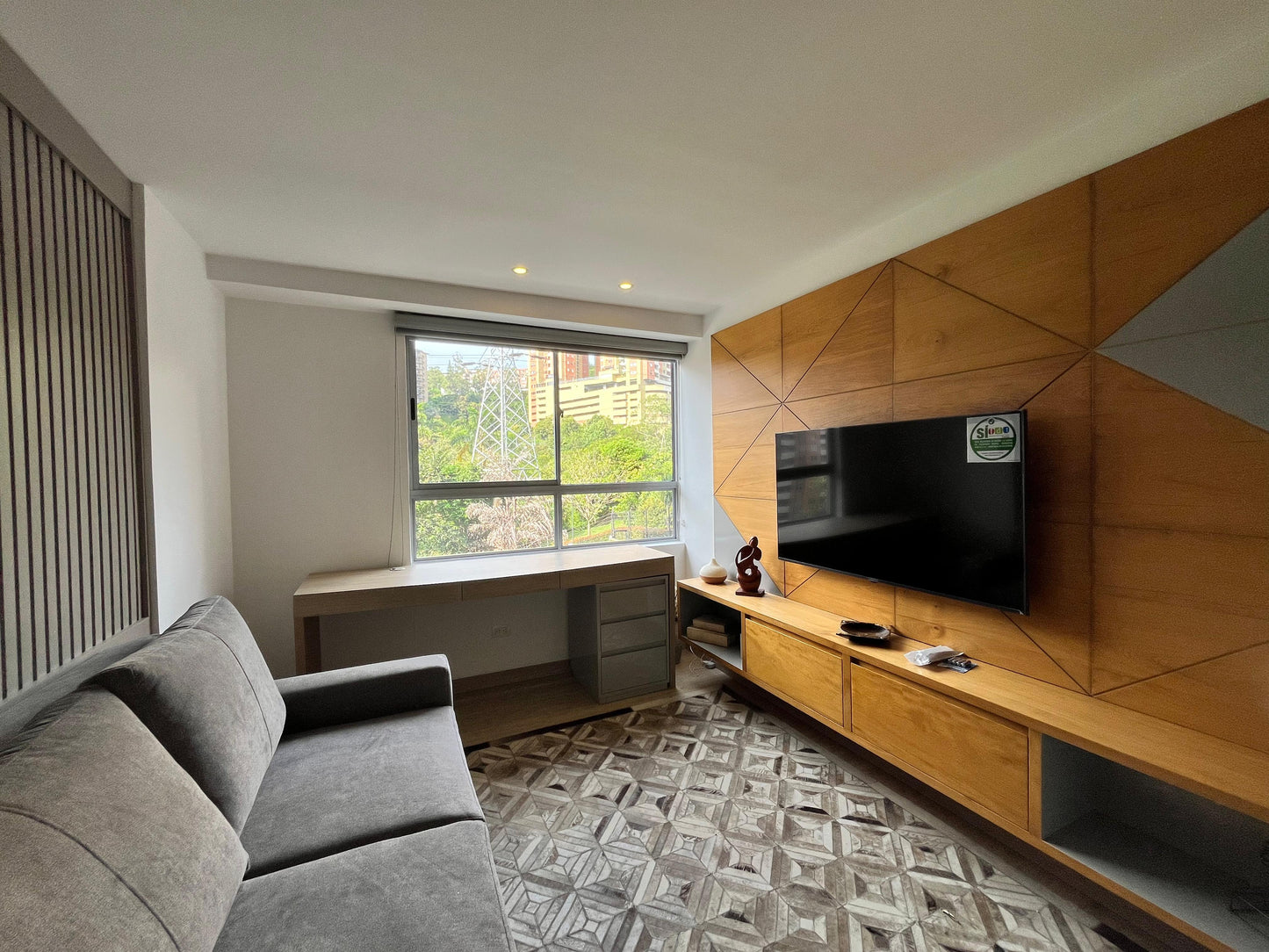 ARRIENDO APARTAMENTO AMOBLADO | EL POBLADO, ANTIOQUIA