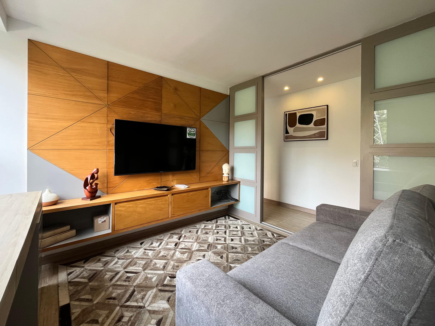 ARRIENDO APARTAMENTO AMOBLADO | EL POBLADO, ANTIOQUIA