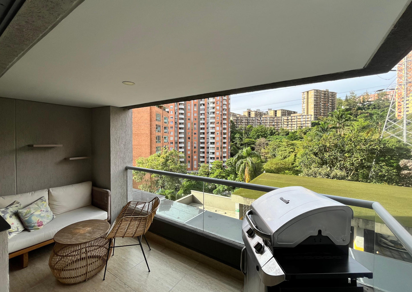 ARRIENDO APARTAMENTO AMOBLADO | EL POBLADO, ANTIOQUIA