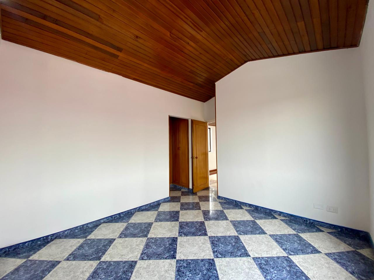 ARRIENDO APTO DUPLEX CON PARQUEADERO | CASTILLA BOGOTÁ