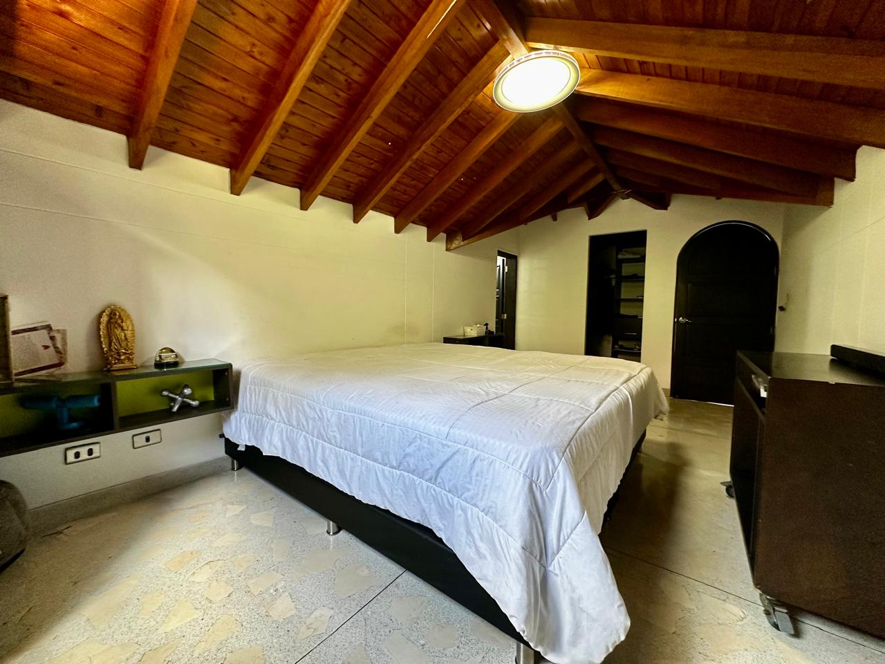 VENDO CASA TIPO MANSION 554 M2 | VIA LAS PALMAS, MEDELLIN