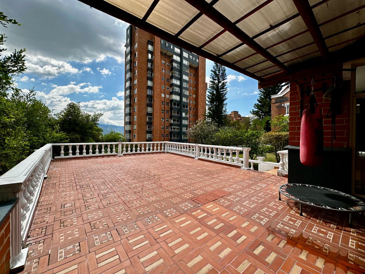 VENDO CASA TIPO MANSION 554 M2 | VIA LAS PALMAS, MEDELLIN