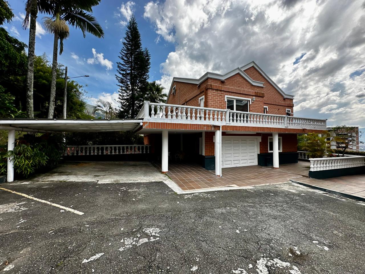 VENDO CASA TIPO MANSION 554 M2 | VIA LAS PALMAS, MEDELLIN