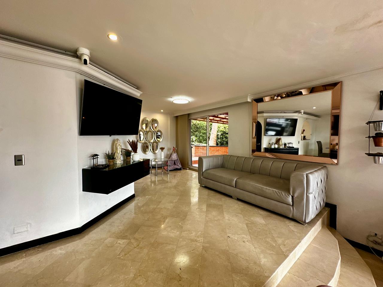 VENDO CASA TIPO MANSION 554 M2 | VIA LAS PALMAS, MEDELLIN