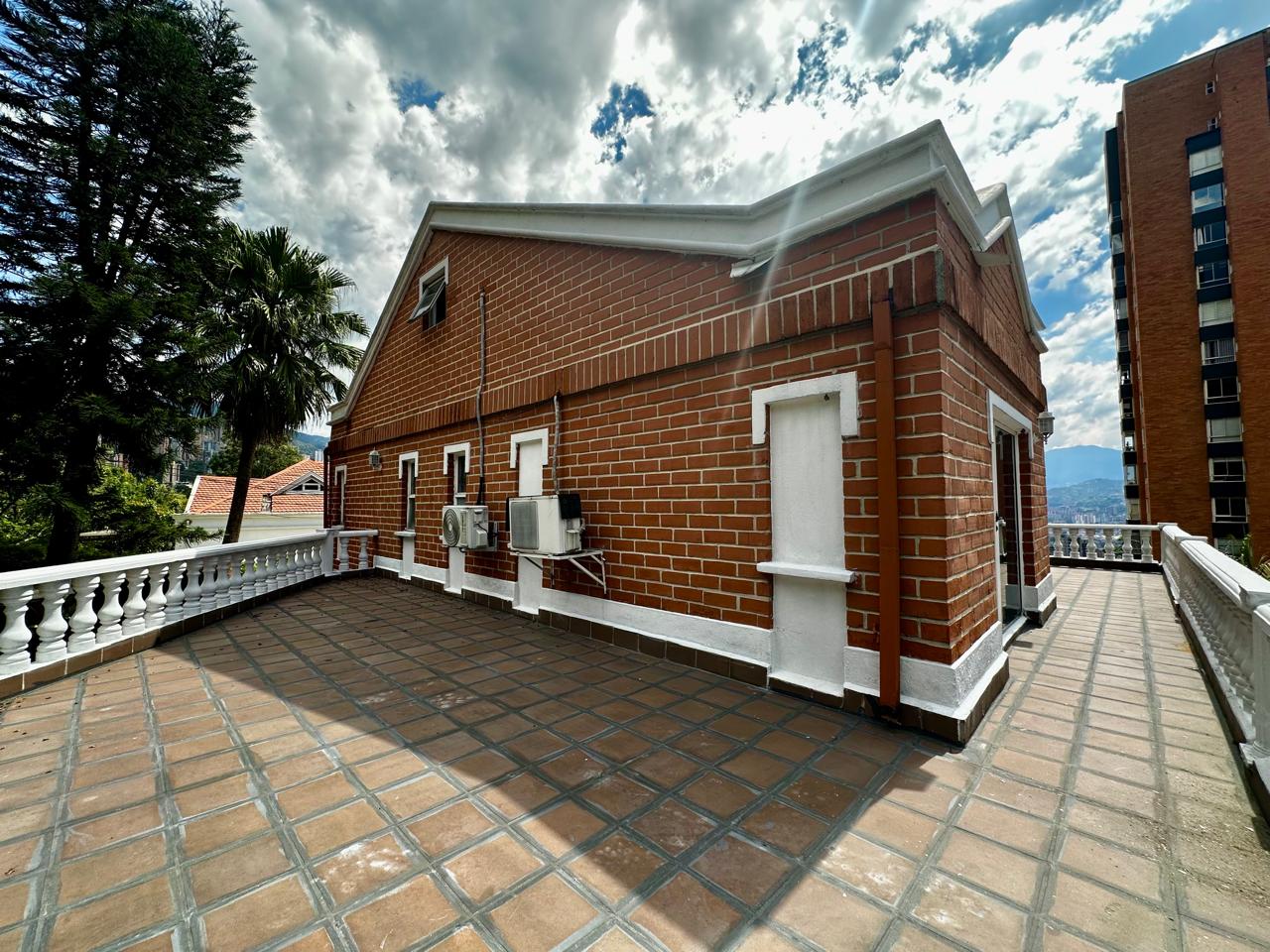 VENDO CASA TIPO MANSION 554 M2 | VIA LAS PALMAS, MEDELLIN
