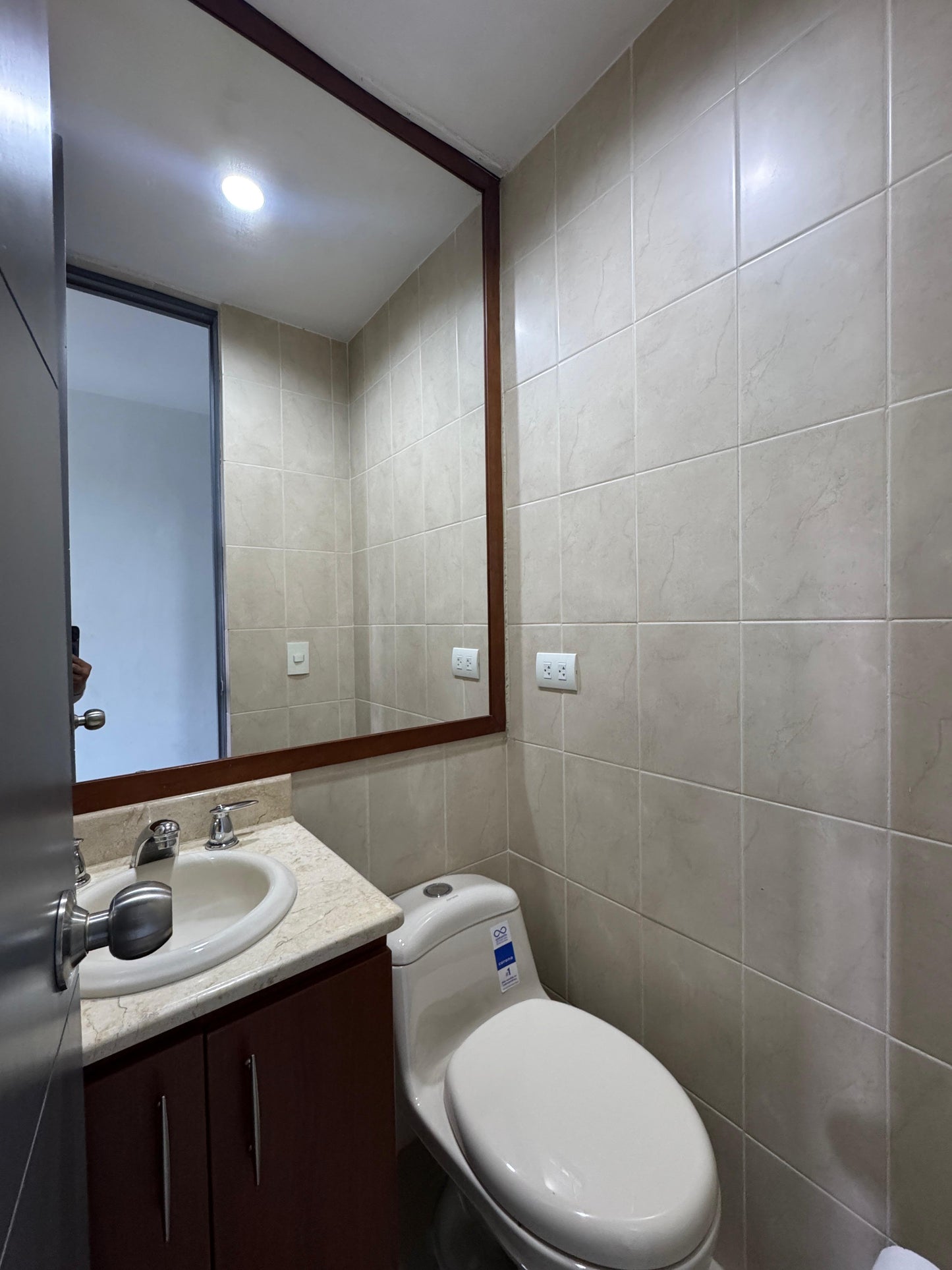 🔥🏙️ ARRIENDO APARTAESTUDIO – EL POBLADO MEDELLIN CON PARQUEADERO🔥