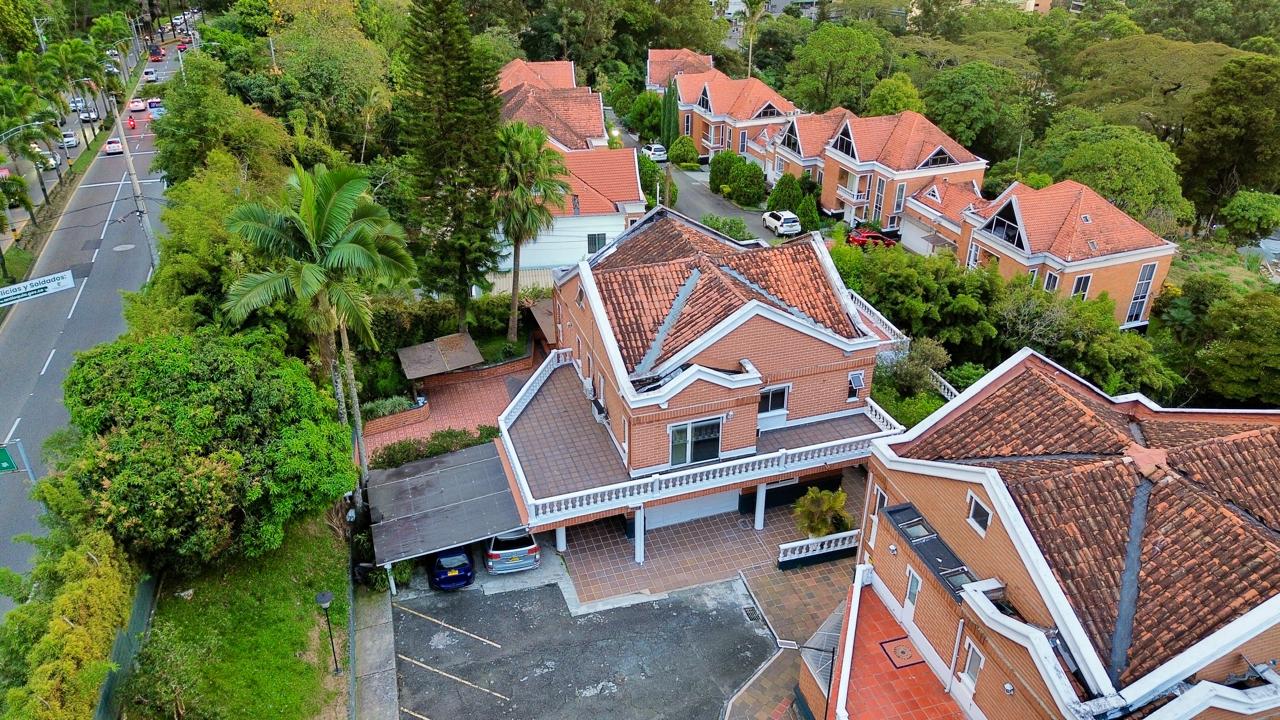 VENDO CASA TIPO MANSION 554 M2 | VIA LAS PALMAS, MEDELLIN