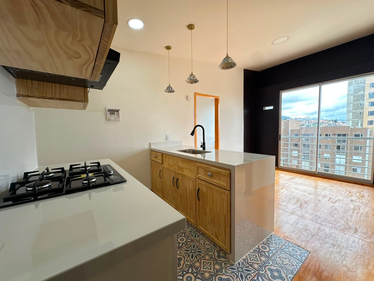 ARRIENDO APTO CANDELARIA $1.900.000