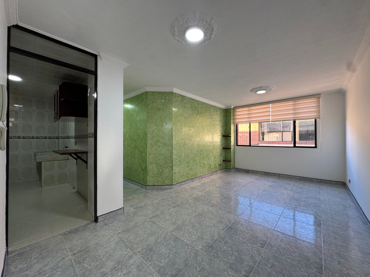 ARRIENDO APTO CON PARQUEADERO | Calvo Sur 📍 53M2