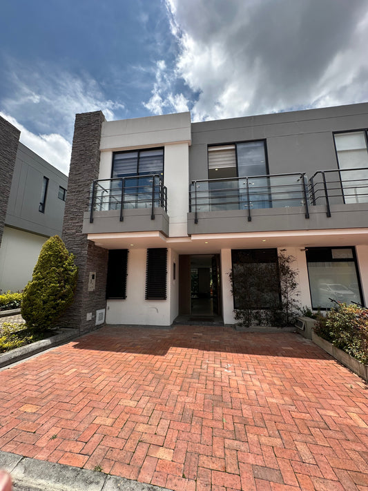 ARRIENDO Casa  de lujo ✨Cota | Doble Parqueadero
